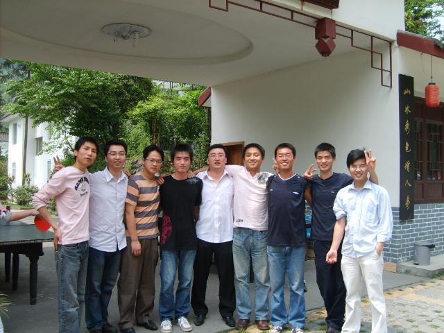 我们师兄弟一伙啦